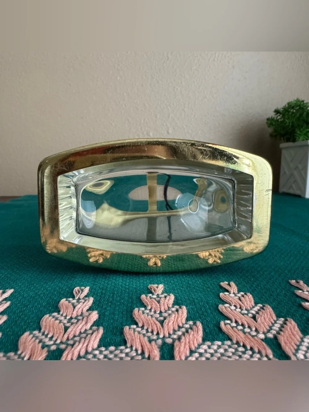 Halston Home gold tone toothbrush holder with tags